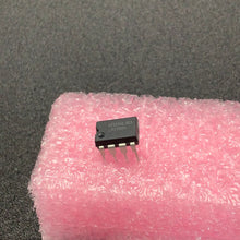 Load image into Gallery viewer, LM1458N - NATIONAL - IC,OP-AMP,DUAL,BIPOLAR,DIP,8PIN,PLASTIC
