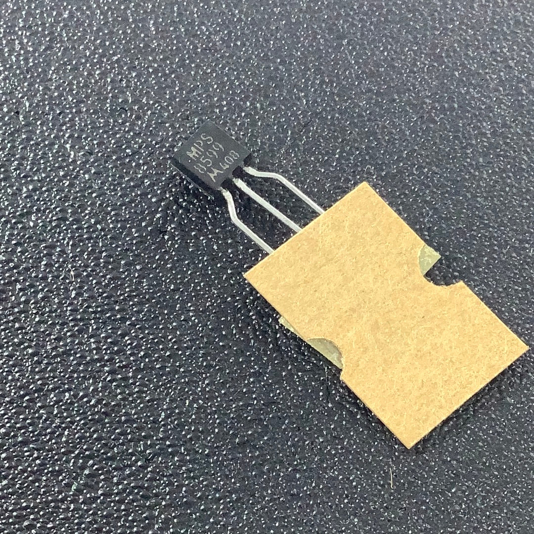 BD610 Vintage Motorola PNP Transistor 80V 10A 90W Gold contacts and leads UKSTK BD610 Vintage Motorola PNP Transistor 80V 10A 90W Gold contacts and leads UKSTK
