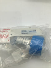 Load image into Gallery viewer, SM930MS102CK - PARKER - UHP Surface Mount Diaphragm Valve
