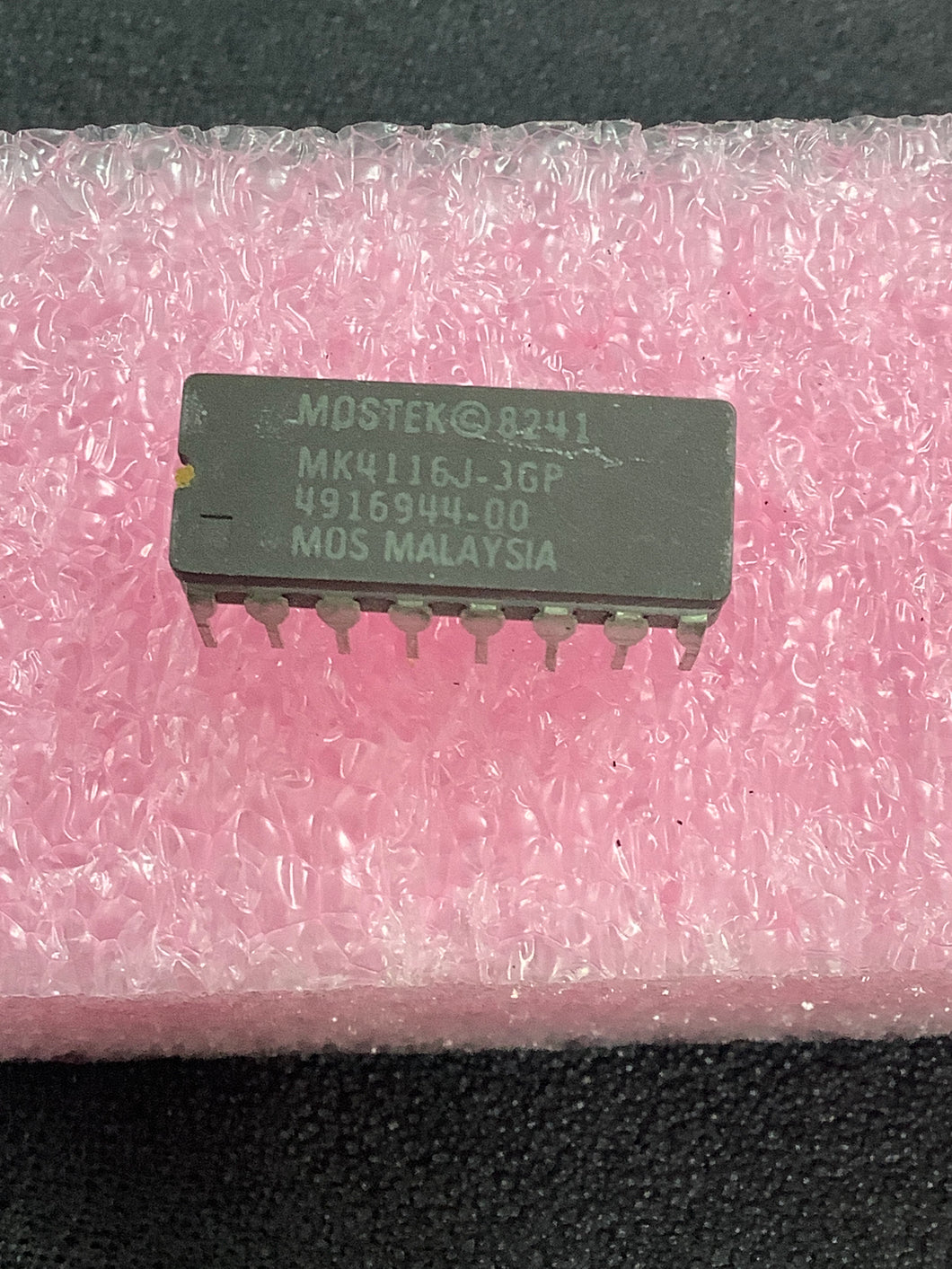 MK4116J-3GP - MOSTEK - 16K X 1 BIT DYNAMIC RAM