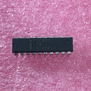 P5C032-30 - INTEL - 8-MACROCELL CMOS PLD