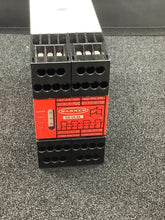 Load image into Gallery viewer, ES-VA-5A - BANNER - Safety Relay Module for E-Stop/Rope Pull/Interlock
