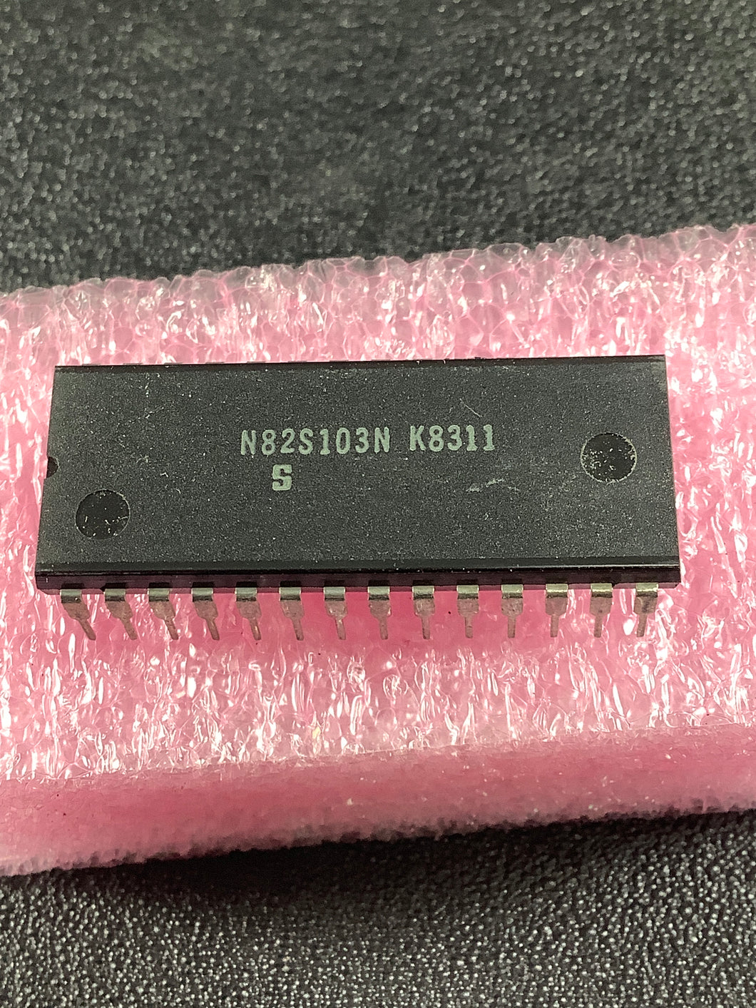 N82S103N - SIGNETICS - Bipolar field programmable logic array