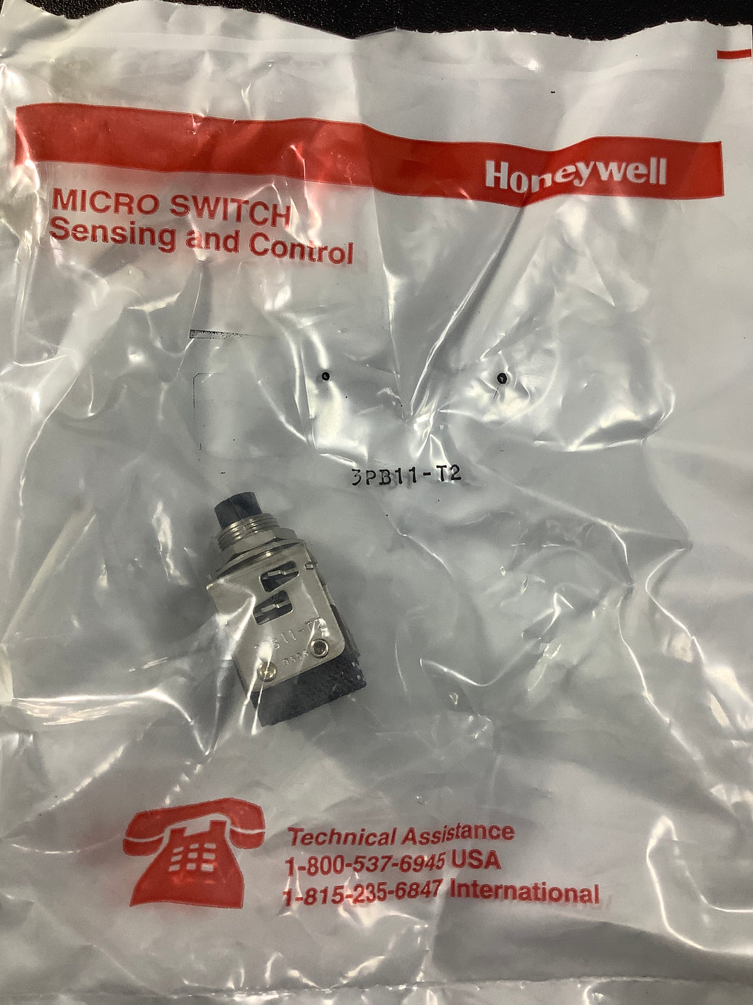 3PB11-T2 - MICRO SWITCH - Honeywell Pushbutton Switches PB SW 3 X  SPDT Plunger 5A 250VAC 30VDC