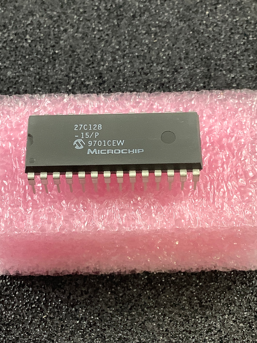 27C128-15/P - MICROCHIP - 128K (16K x 8) CMOS EPROM