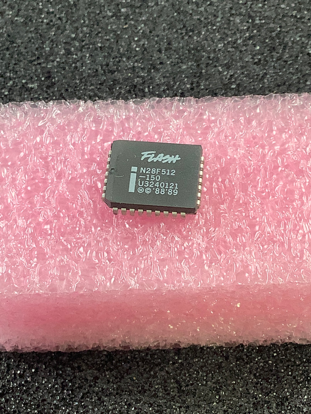N28F512-150 - INTEL - 512K(64Kx8)CMOS FLASH MEMORY