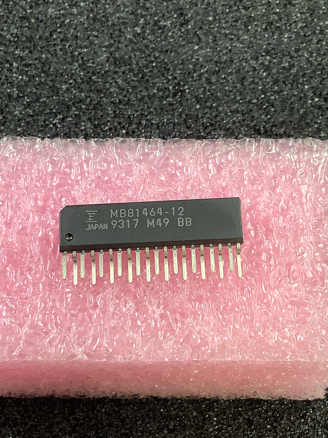 MB81464-12 - FUJITSU - MOS 262,144 BIT DYNAMIC RANDOM ACCESS MEMORY