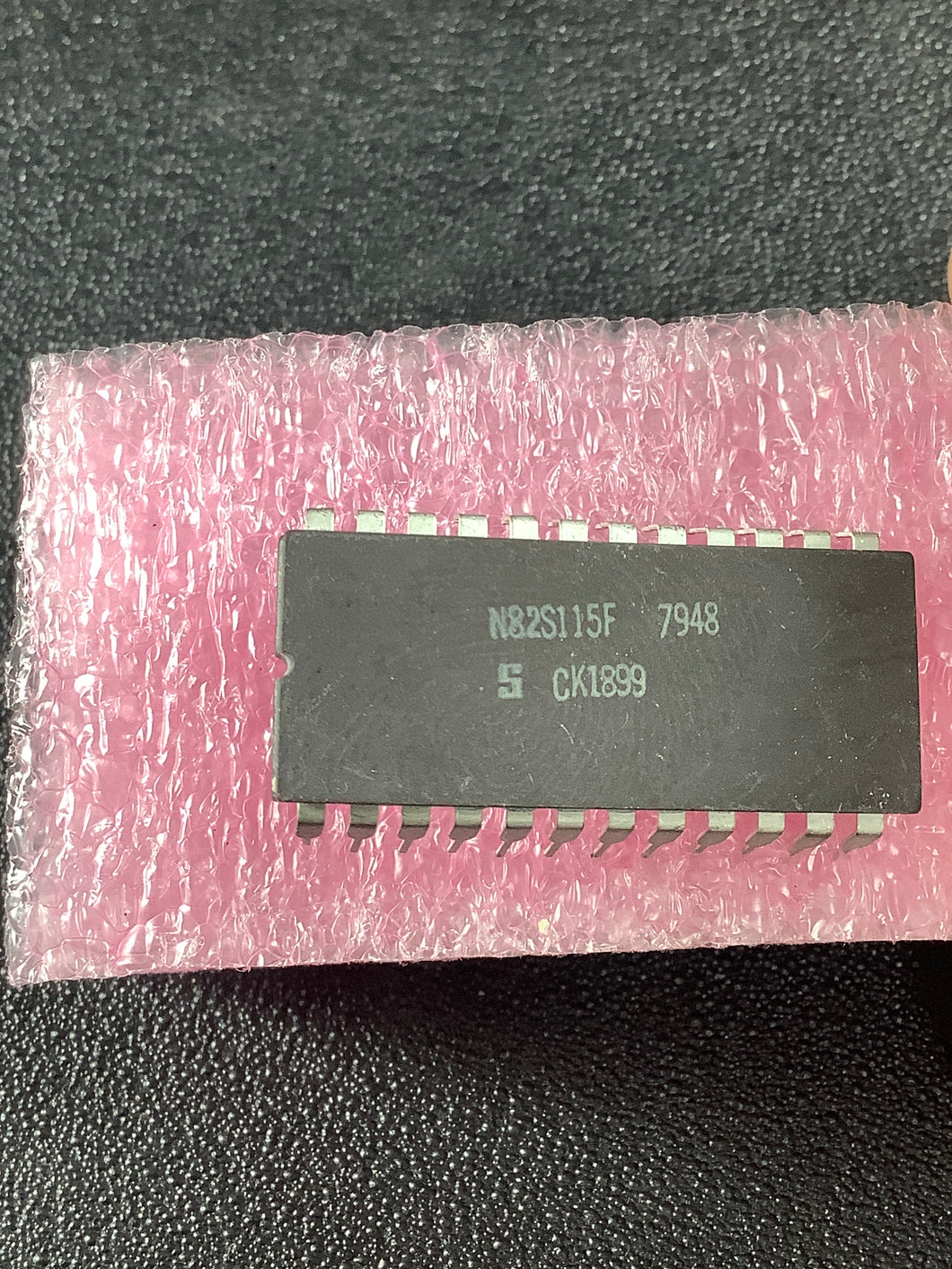 N82S115F - SIGNETICS - 512 X 8 BIPOLAR PROM