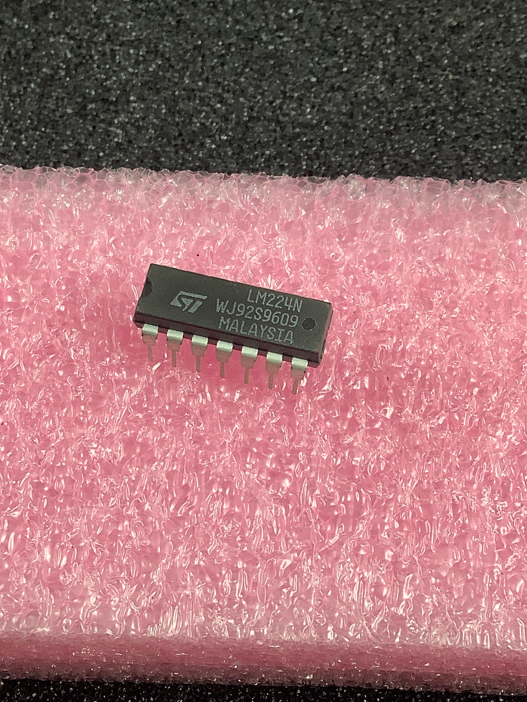 LM224N - ST - General Purpose Amplifier 4 Circuit 14-PDIP