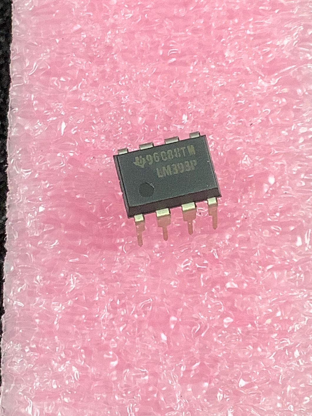 LM393P - TI - Comparator General Purpose Open-Collector, Rail-to-Rail 8-PDIP