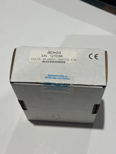 Load image into Gallery viewer, i8DH33 - NEWPORT - PID temperature/process controller, Two Relays: Form “C” SPDT 3 A @ 120 VAC, 3 A @ 240 VAC
