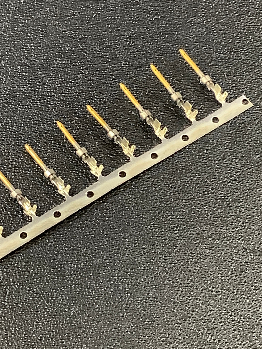 2-66506-5 -C - AMP - CONN PIN 20-24AWG GOLD CRIMP, Chain Form, 100 contacts per package. Quantity Shown Available = 100 Packs.