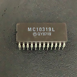 MC10319L - MOTOROLA - 8–bit high speed parallel flash A/D converter