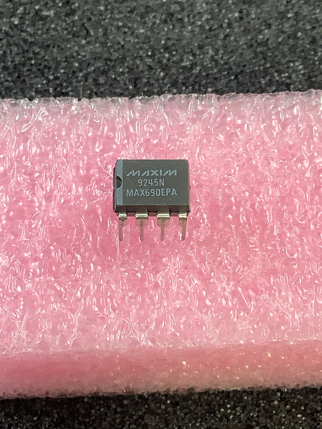 MAX690EPA - MAXIM - Supervisor Push-Pull, Totem Pole 1 Channel 8-PDIP