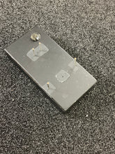 Load image into Gallery viewer, AA10B-046L-033S - ASTECH - DC- DC CONVERTER IN=18-75VDC OU=3.3VDC @2.42 AMP
