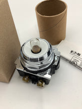 Load image into Gallery viewer, 10250T206N - CUTLER-HAMMER - Heavy-duty watertight and oiltight Indicating Light, 24VAC/DC
