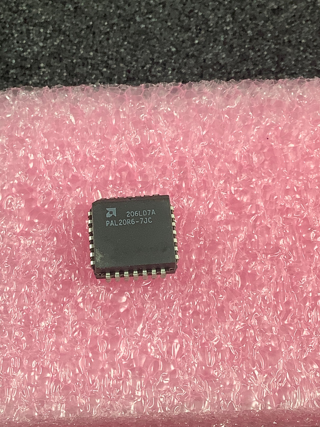 PAL20R6-7JC - AMD - Programmable Logic Device (PLD)