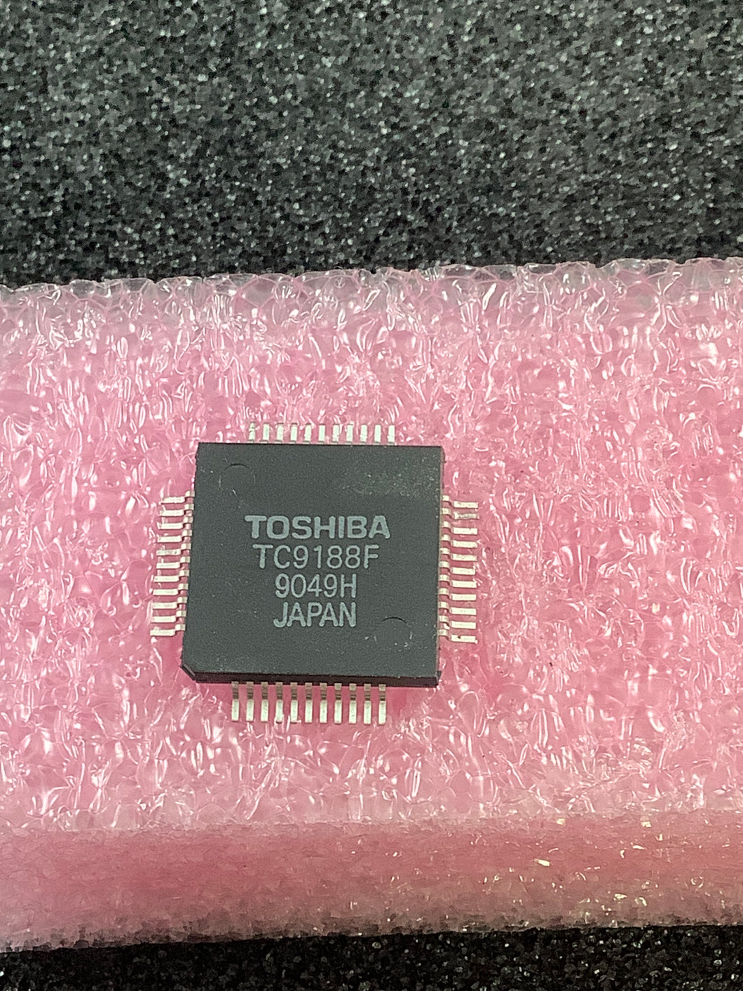 TC9188F - TOSHIBA - Electronic Volume System in QFP44 Case