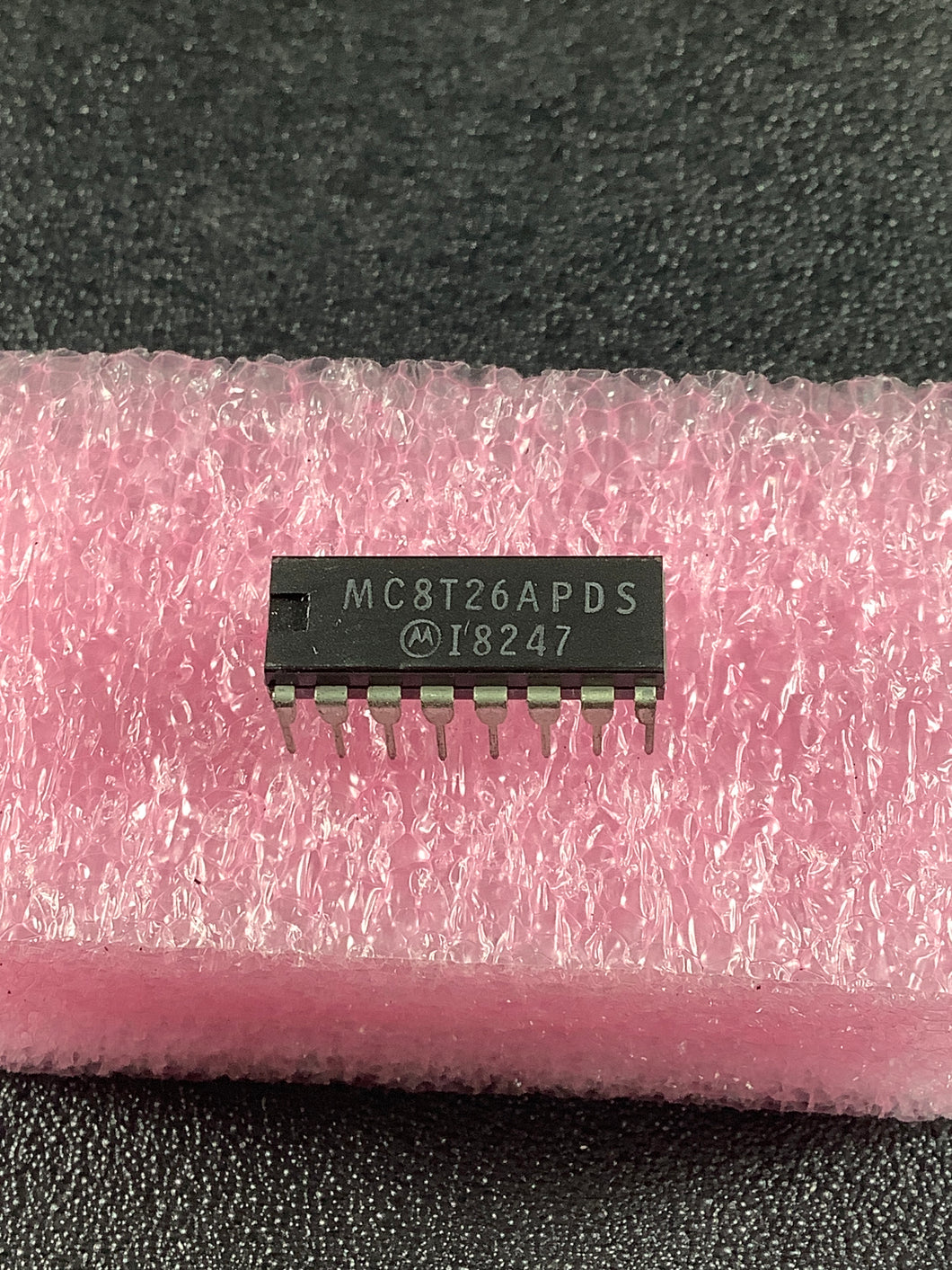 MC8T26APDS - MOTOROLA - THREE-STATE BUS TRANSCEIVER