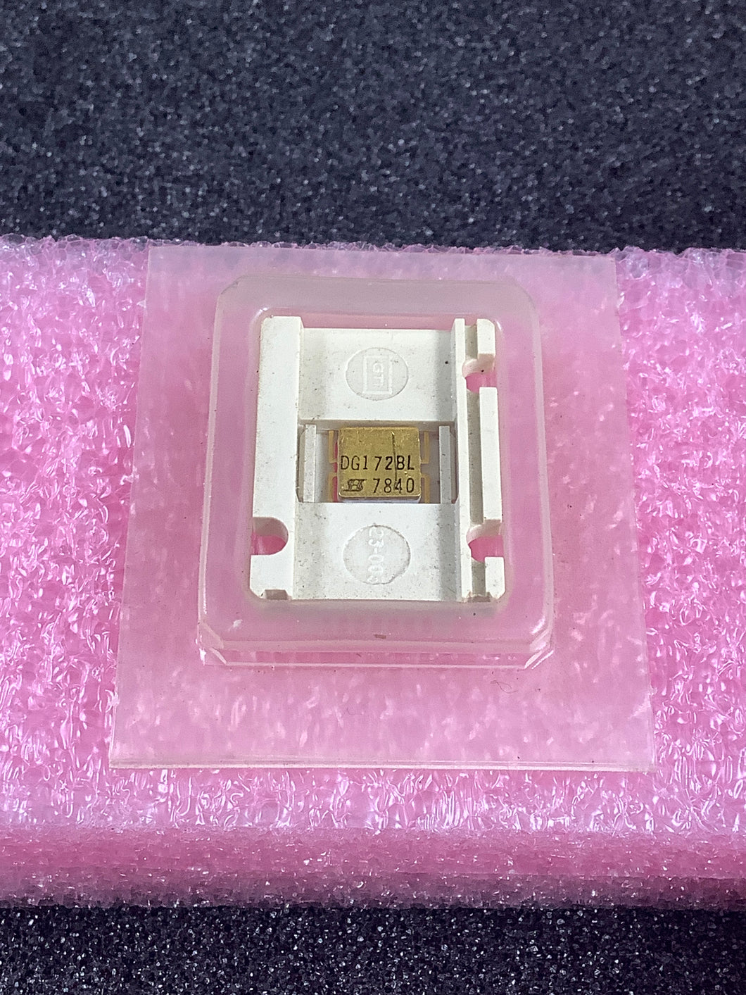 DG172BL - SILICONIX - Bi-directional MOS switch