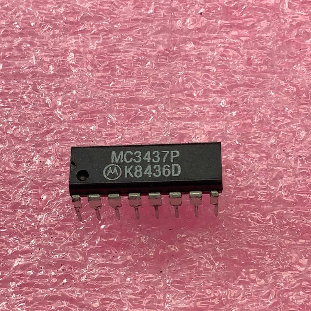 MC3437P - MOTOROLA - HEX BUS RECEIVER WITH INPUT HYSTERESIS