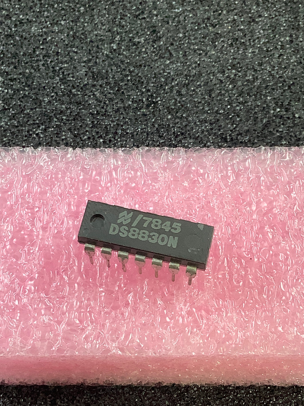 DS8830N - NSC - DUAL DIFFERENTIAL LINE DRIVERS