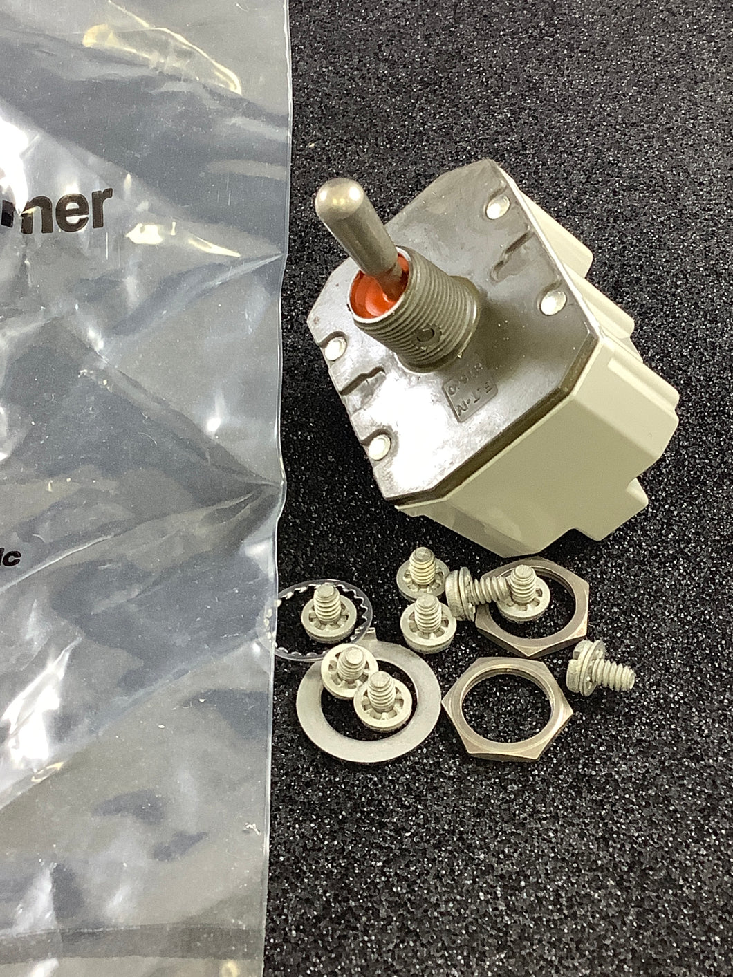 8522K9 - Cutler-Hammer - Toggle Switch,4 Pole,ON-NONE-OFF,Sealed,125VAC,18A,Screw Terminal