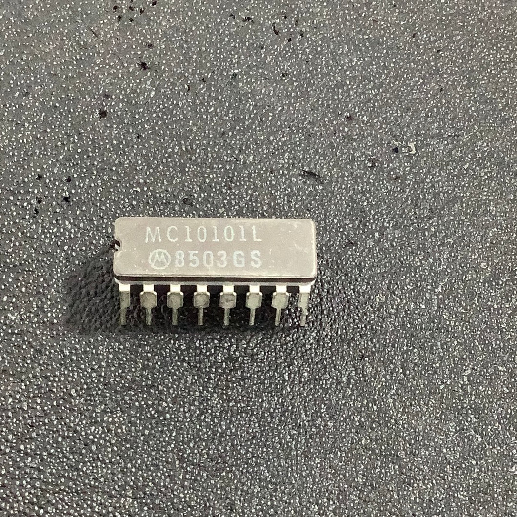 MC10101L - MOTOROLA - CMOS. Quad OR/NOR Gate