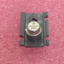Load image into Gallery viewer, MD2905 - MOTOROLA - Bipolar (BJT) Transistor Array 2 PNP (Dual) 60V 600mA 200MHz Through Hole TO-78-6
