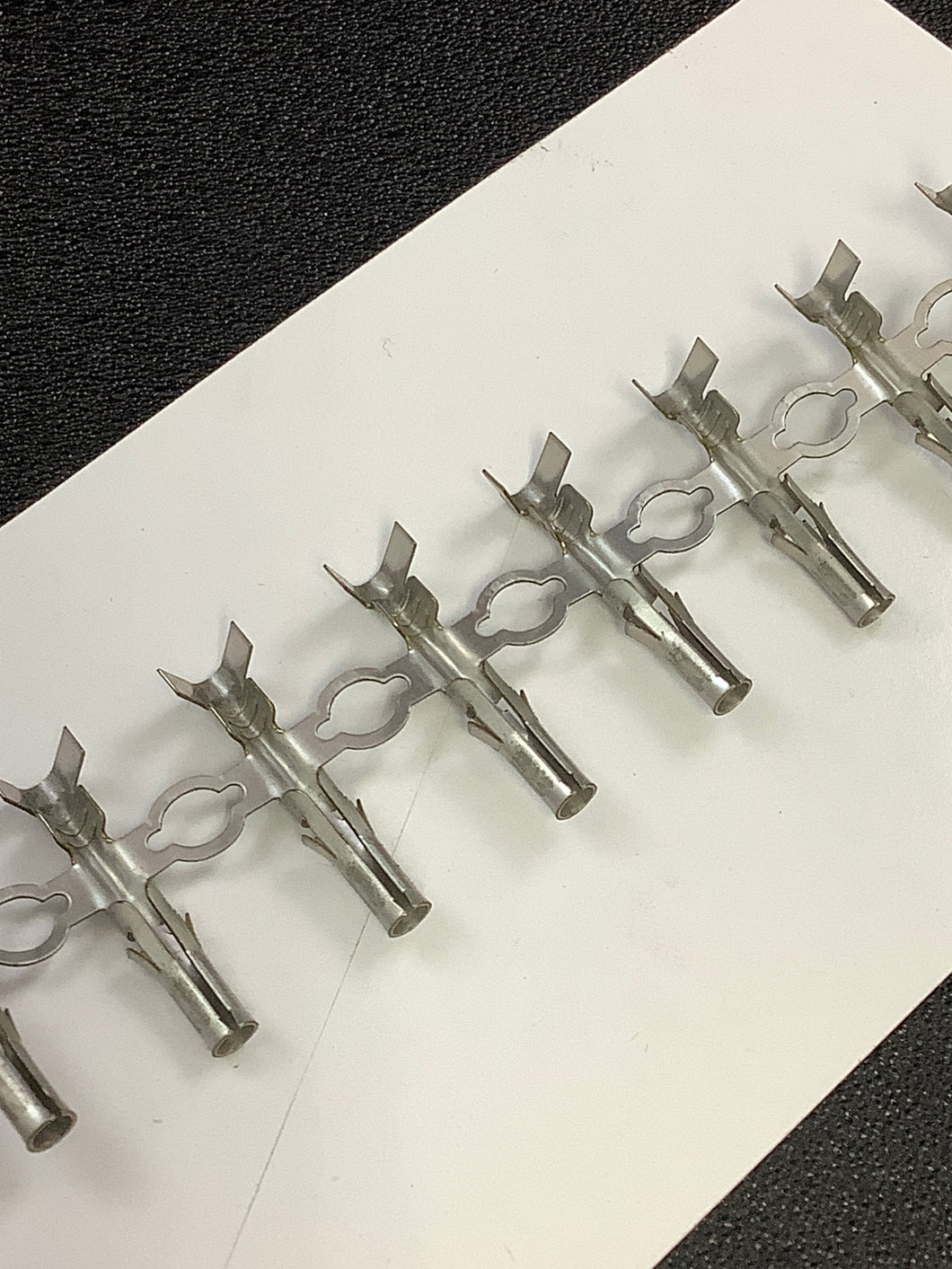 02-09-1102 -C - AMP - Socket Contact Tin 14-20 AWG Crimp Power, Chain Form, 100 contacts per package. Quantity Shown Available = 100 Packs.