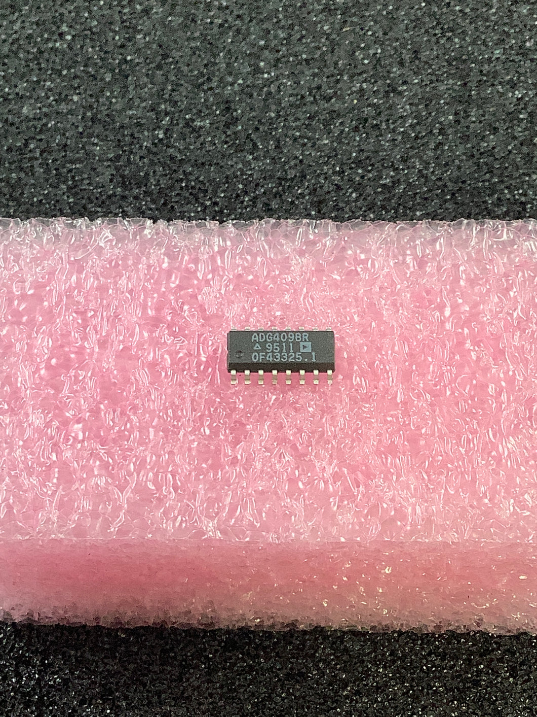 ADG409BR - AD - Monolithic CMOS analog multiplexers