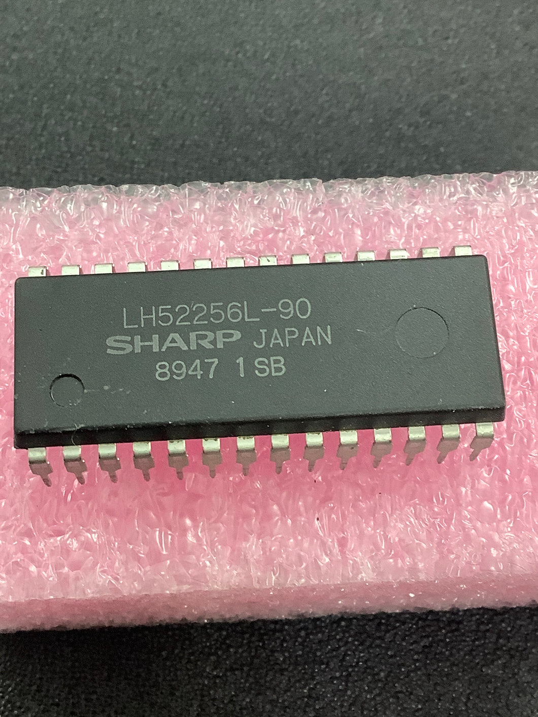 LH52256L-90 - SHARP - SRAM Memory IC 256Kbit Parallel