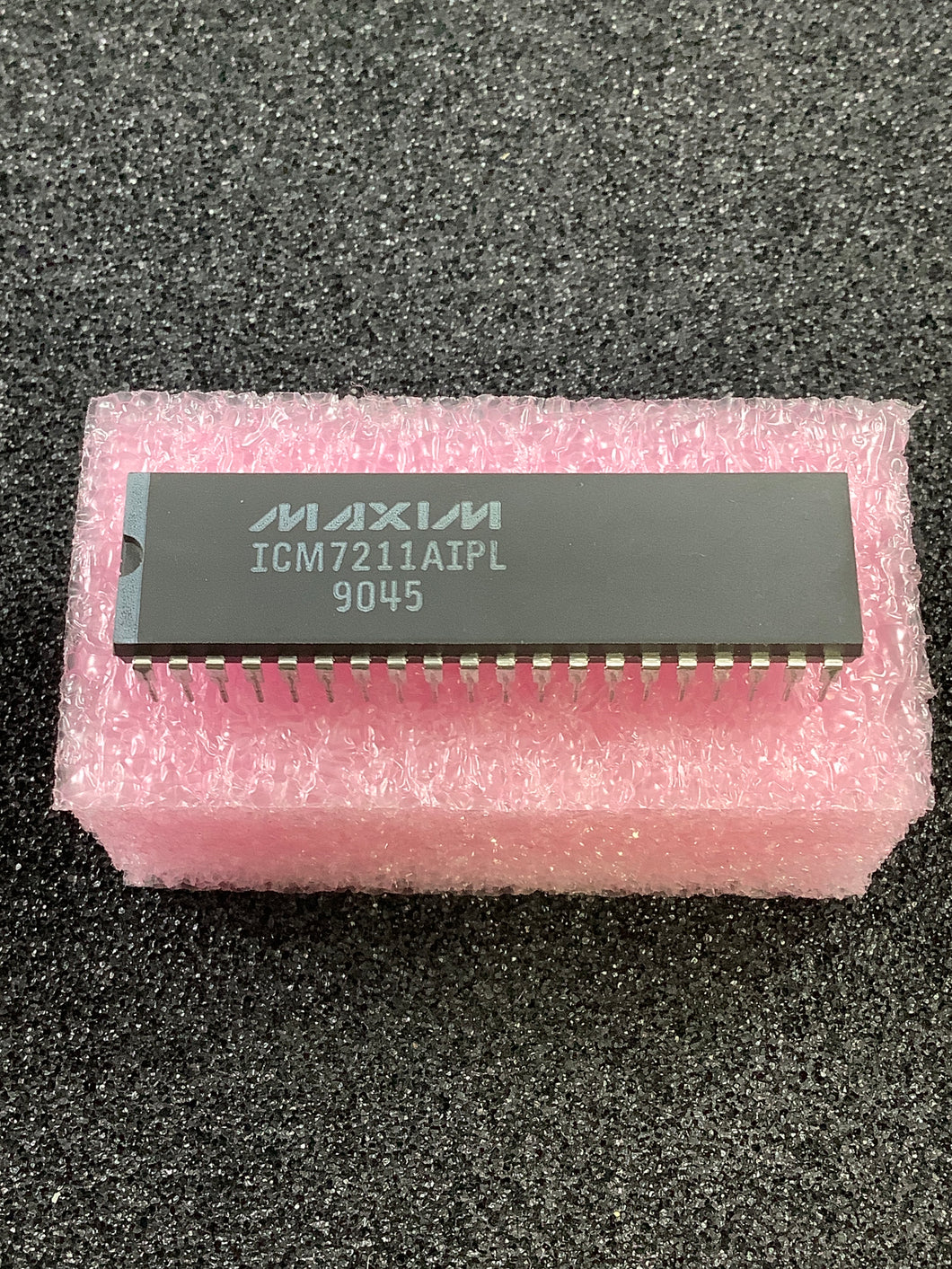 ICM7211AIPL-MAXIM - MAXIM - LCD Drivers 4 DIGIT DISPLAY DECODER/DRVRS
