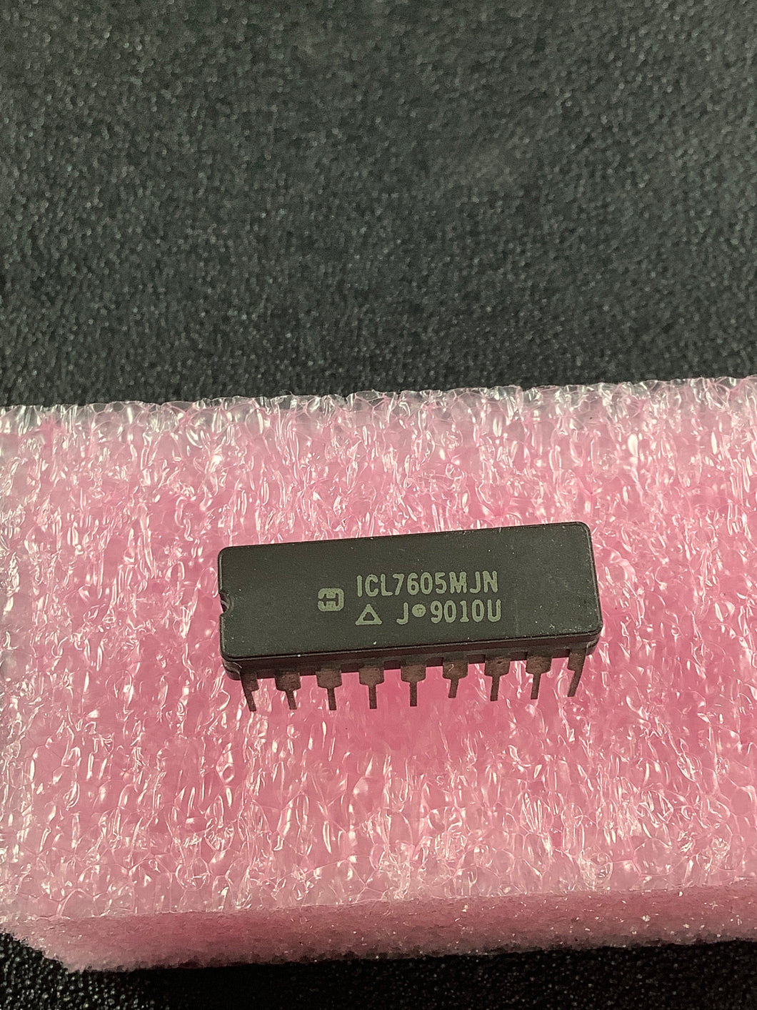 ICL7605MJN - HARRIS - HIGH RELIABILITY COMMUTATING AUTO - ZERO ( CAZ ) INSTRUMENTATION AMPLIFIER.