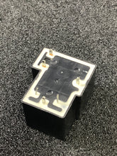 Load image into Gallery viewer, G8P-1C4-DC12 - OMRON - 12VDC 10 AMP SPDT RELAY
