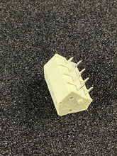 Load image into Gallery viewer, 32.104 - ALTECH - 4 POS TERMINAL BLOCK
