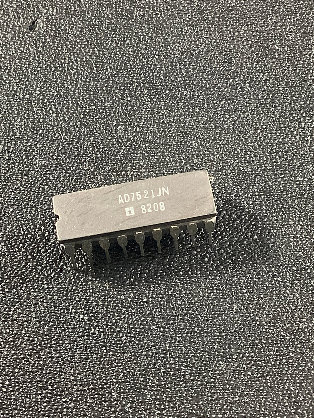 AD7521JN - INTERSIL - 12 Bit Digital to Analog Converter