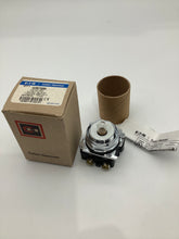 Load image into Gallery viewer, 10250T206N - CUTLER-HAMMER - Heavy-duty watertight and oiltight Indicating Light, 24VAC/DC

