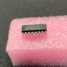 Load image into Gallery viewer, L161CJ - SILICONIX - Voltage Comparator Quad 16 Pin Plastic DIP
