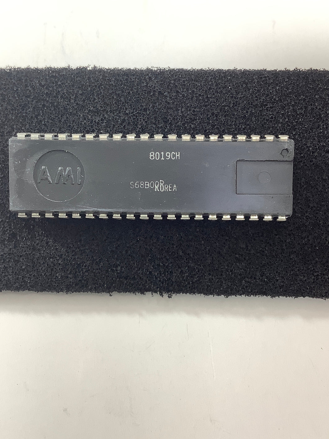 S68B00P - AMI - 8-Bit Microprocessor PDIP40