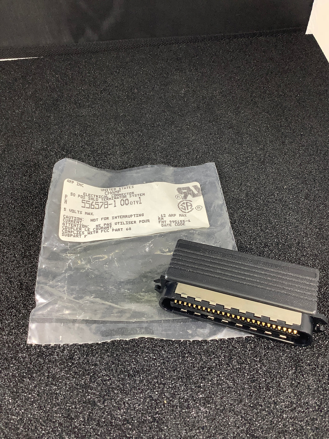 556578-1 - AMP - 50 Position Terminator SCSI III Centronics, Plug SCSI