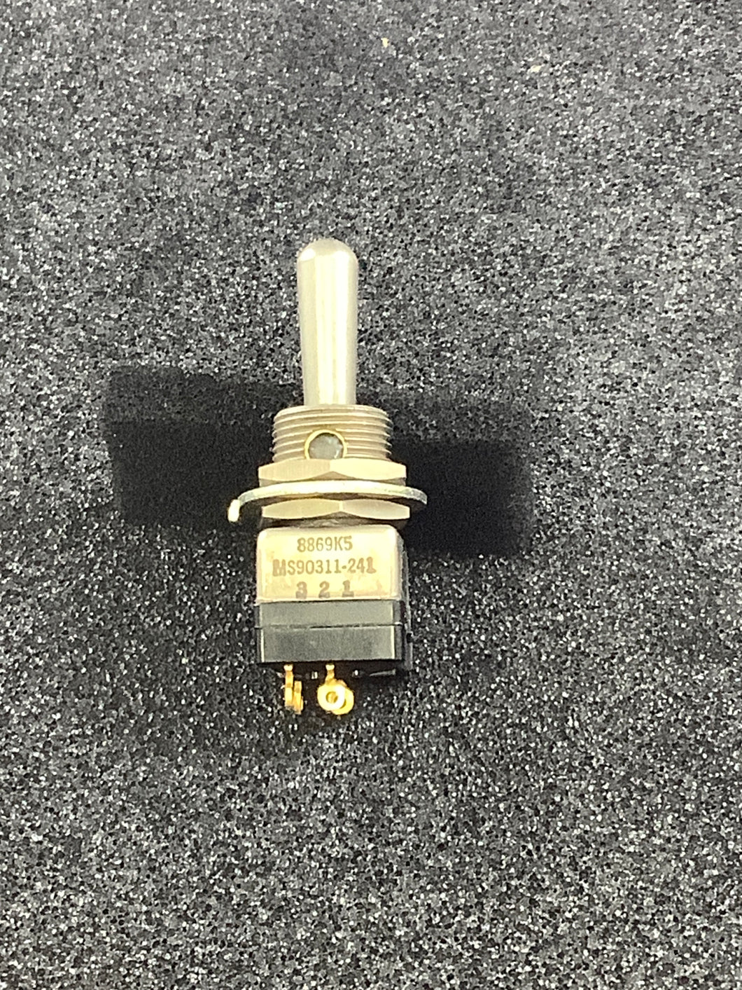 MS90311-241 - EATON - DPST TOGGLE, 5A 28VDC, 2A 115VAC  8869K5