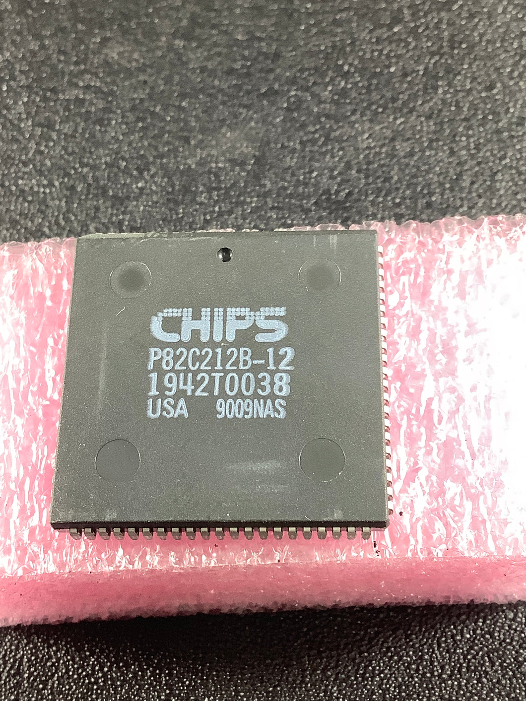 P82C212B-12 - CHIPS - 8-bit microcontroller