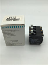 Load image into Gallery viewer, W69-X2Q12-20 - SIEMENS - 20 Amp 3 Pole Circuit Breaker 277Vac
