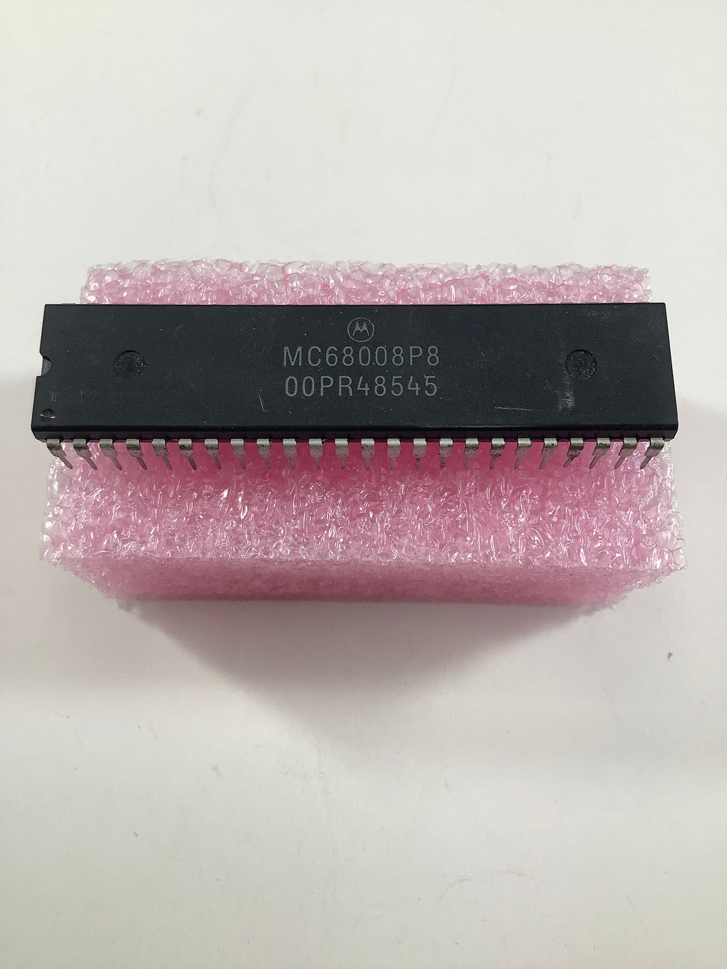 MC68008P8 - MOTOROLA - 16-Bit Microprocessor