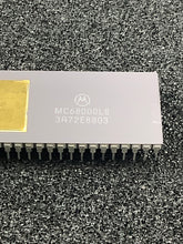 Load image into Gallery viewer, MC68000L8 - MOTOROLA - 16-Bit Microprocessor
