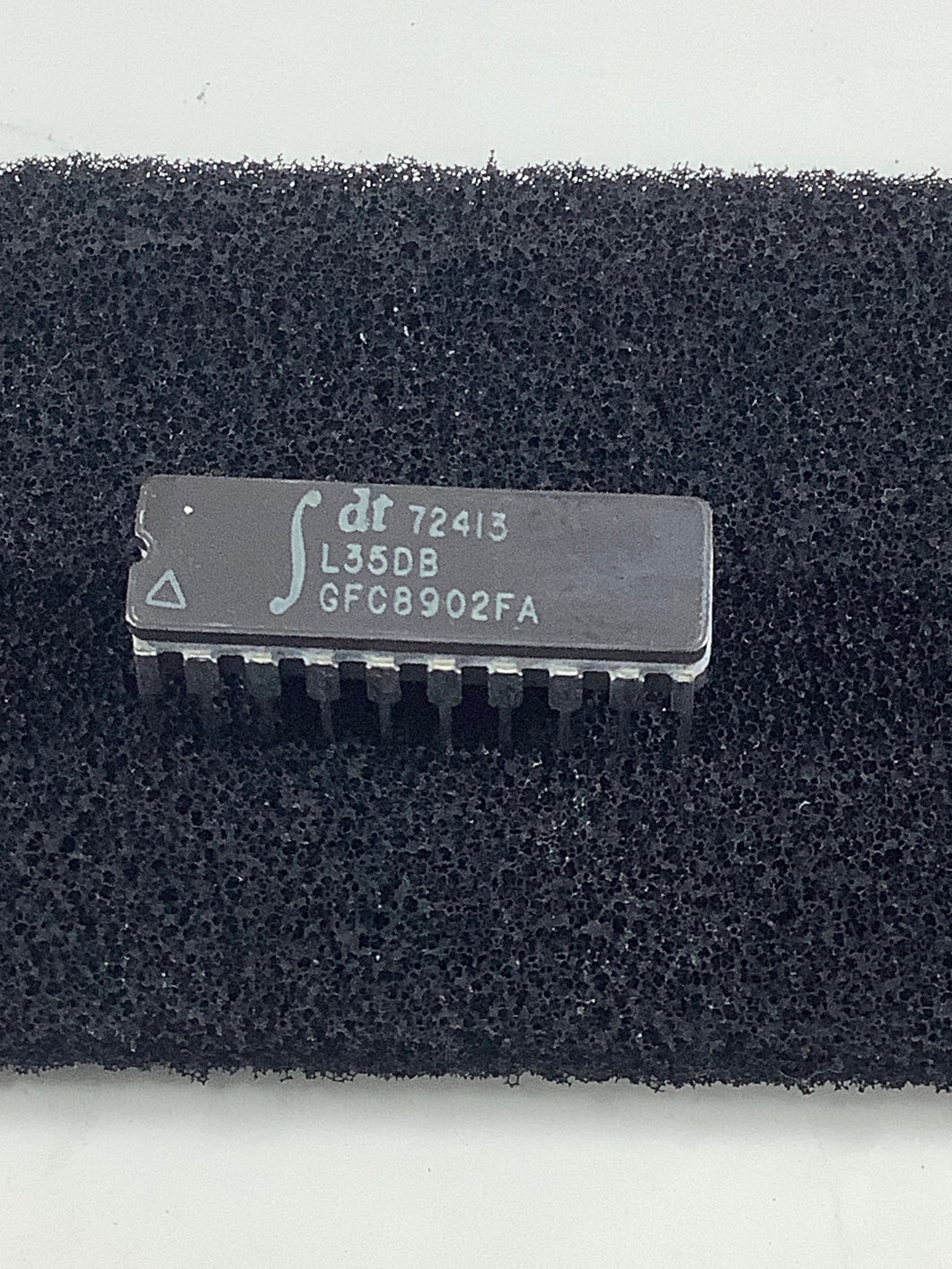 IDT72413L35DB - IDT - CMOS PARALLEL FIFO WITH FLAGS 64 x 5