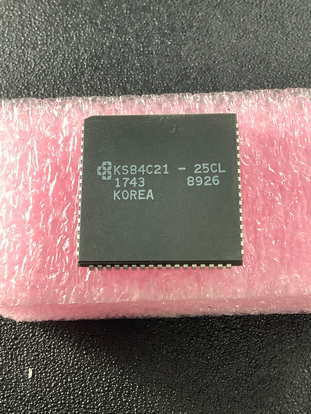 KS84C21-25CL - SAMSUNG - DYNAMIC RAM CONTROLLERS