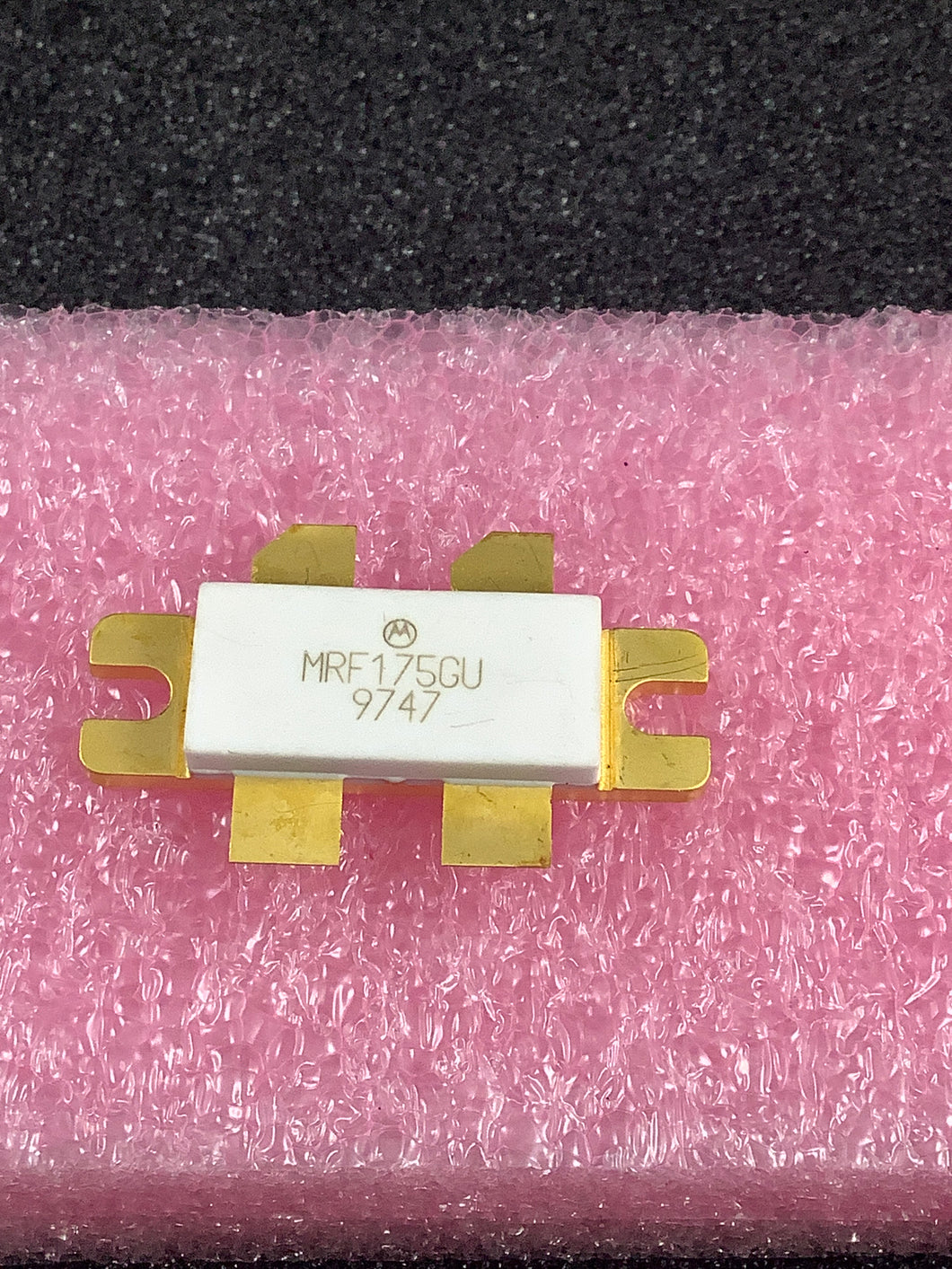 MRF175GU - MOTOROLA - RF power N–channel enhancement mode field–effect transistor