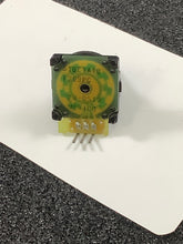 Load image into Gallery viewer, 510E1A48F209PC - HONEYWELL - Rotary Encoder Mechanical 9 Gray Code (Absolute) Vertical
